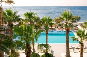 KAMARI BEACH SANTORINI
