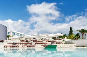 ALEXANDRA ELEGANCE ADULTS FRIENDLY